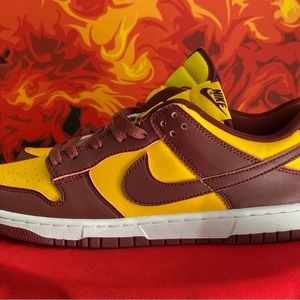 Nike Dunk low top Midas 9.5 clean no scratches or dent.